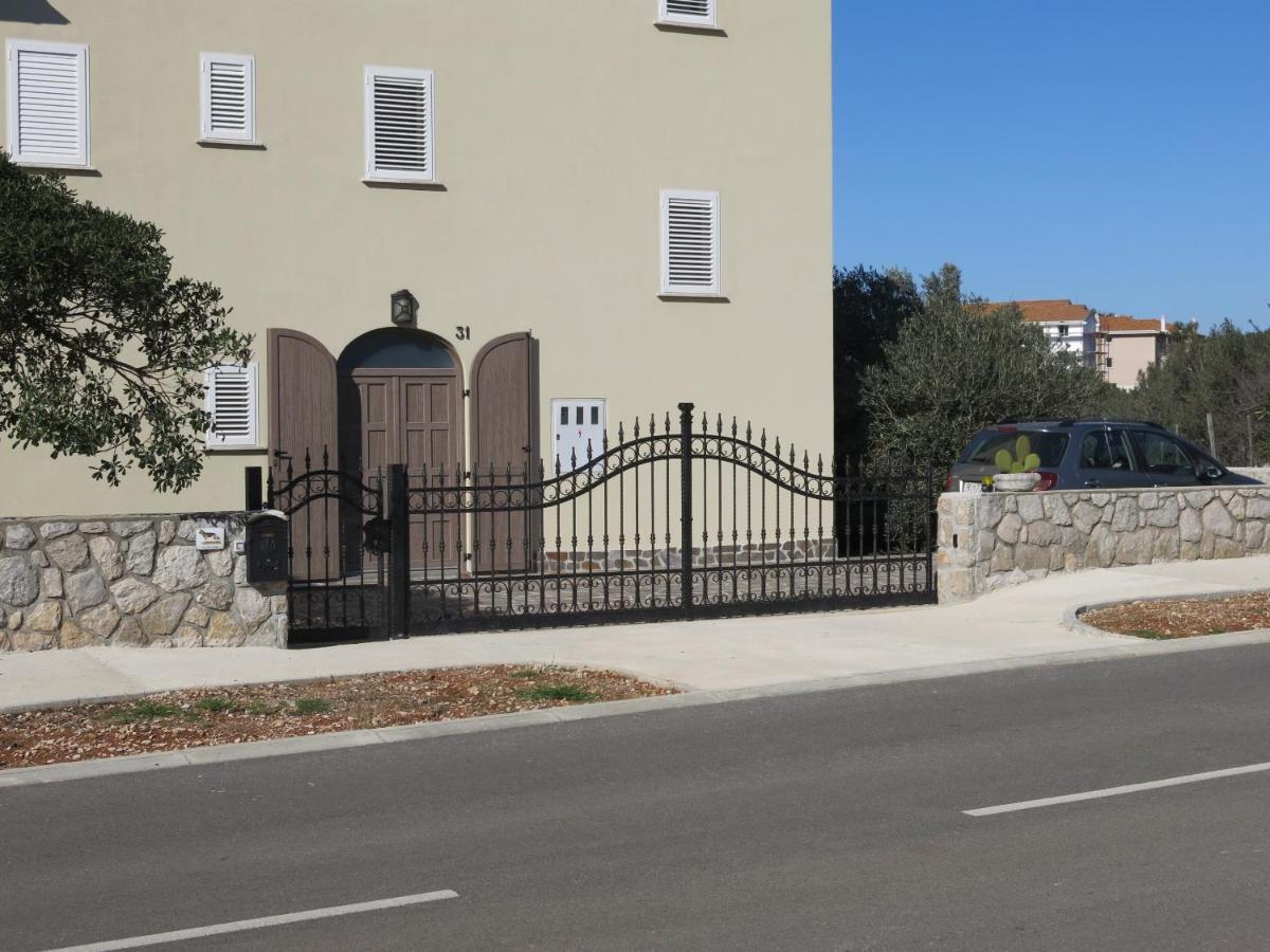 קרס Apartments Rea מראה חיצוני תמונה